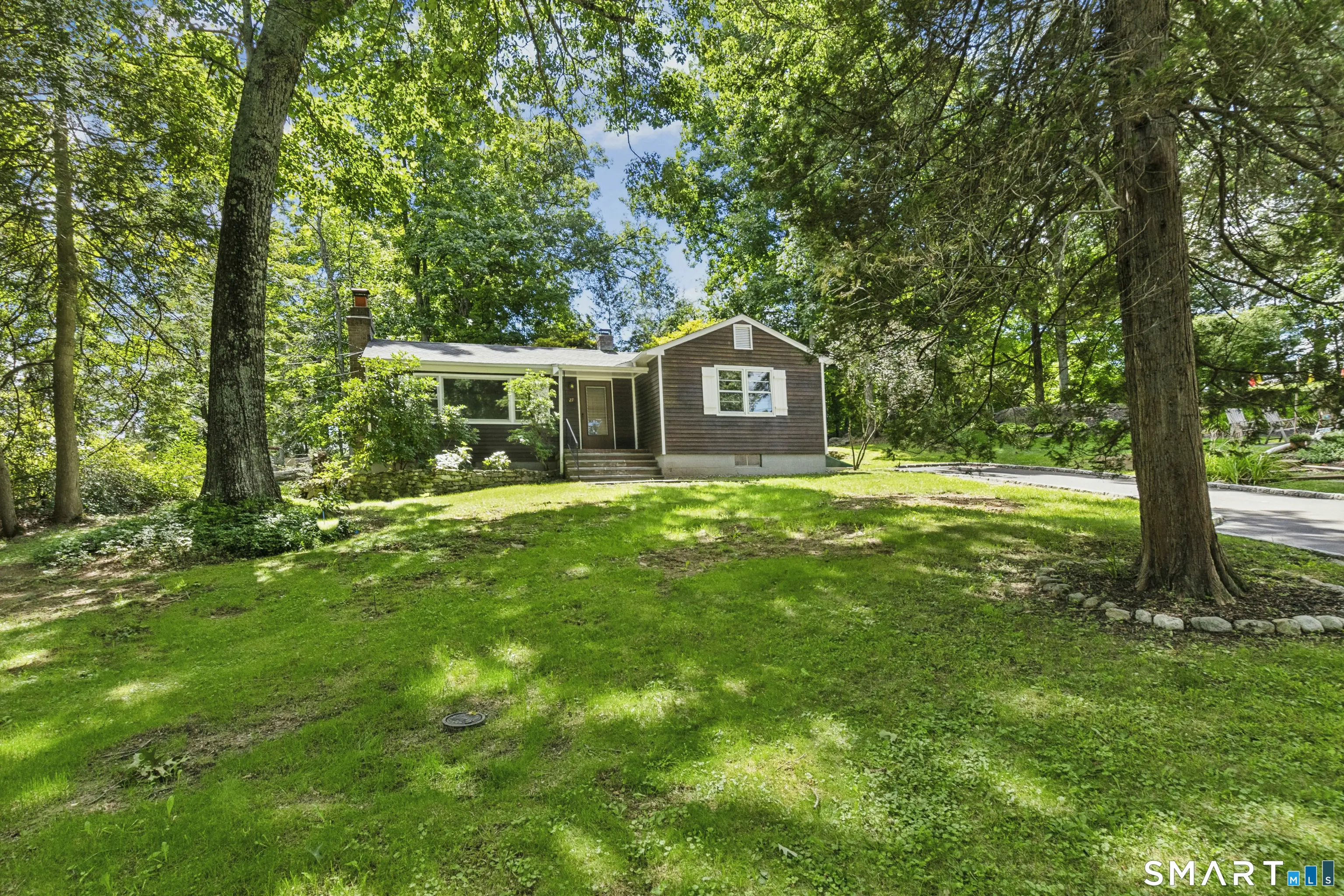 27 Woodland Way, Ridgefield