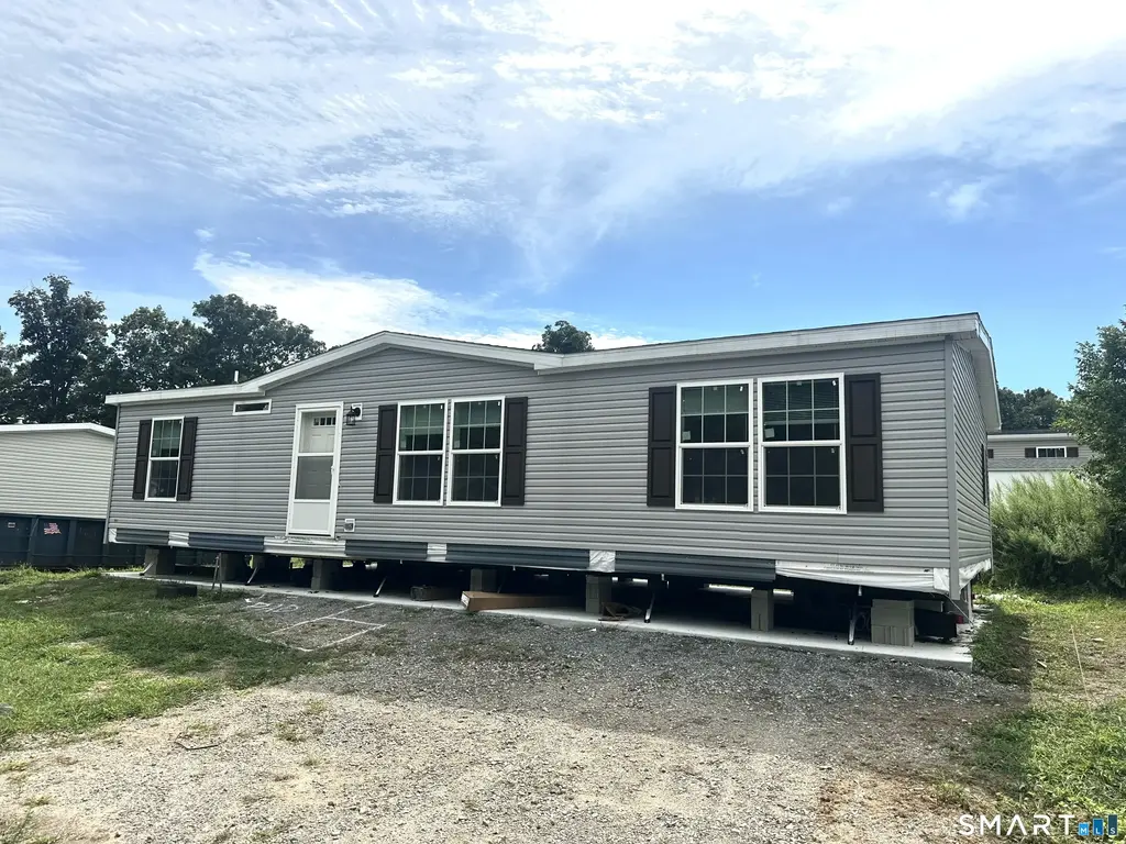 19 Cliff Road, Ledyard