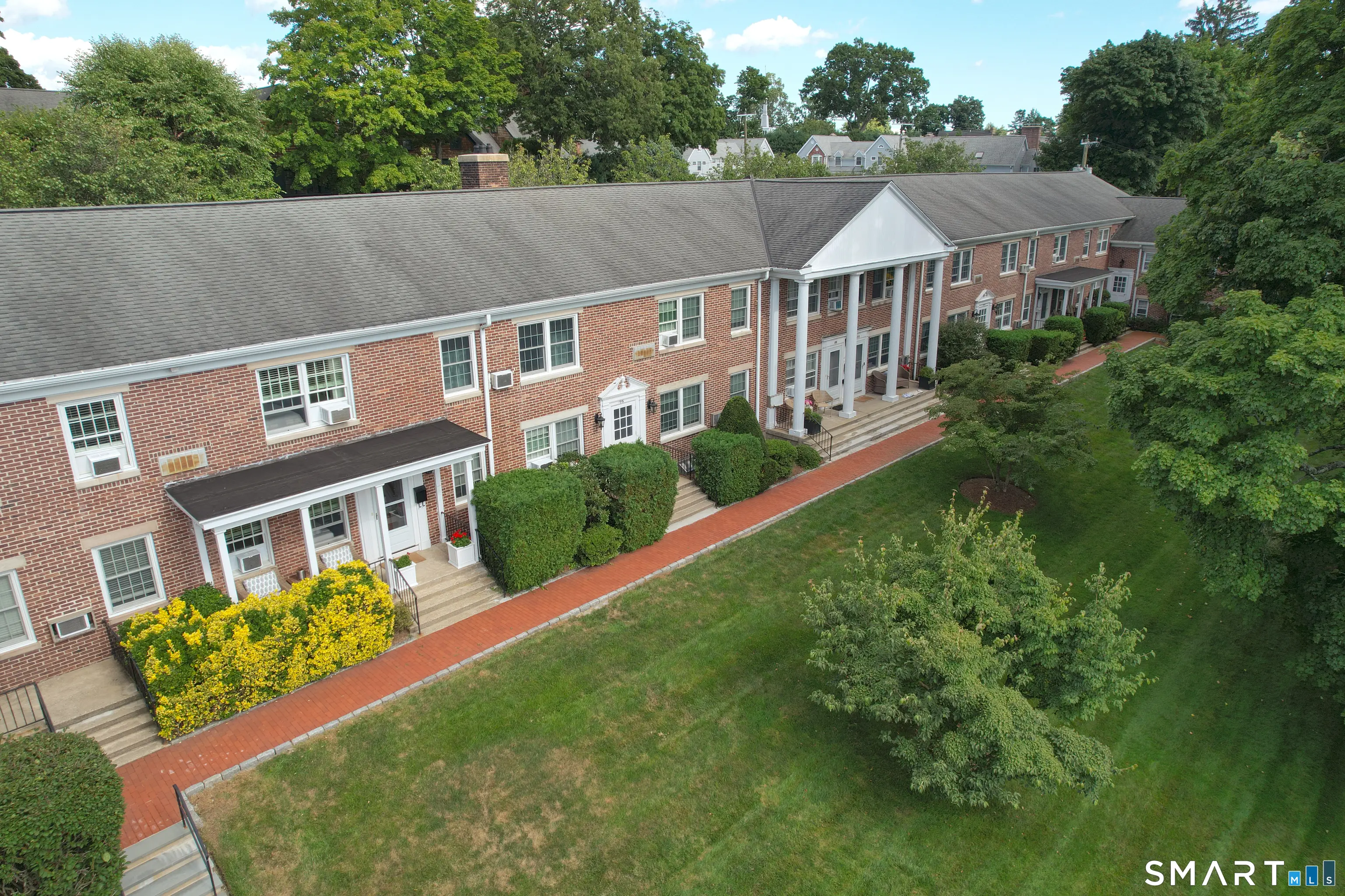 196 Park Street 8, New Canaan