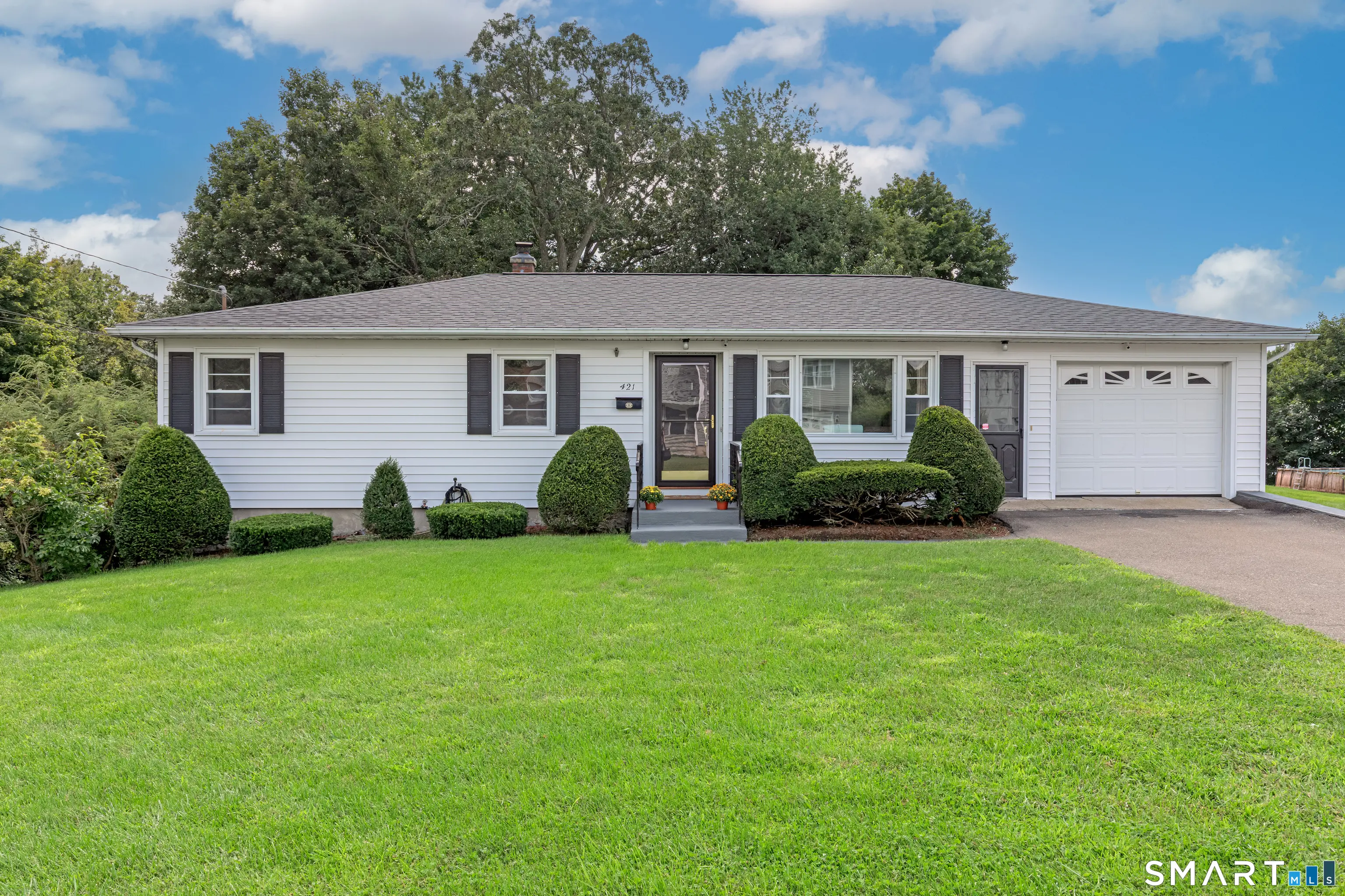 421 Como Avenue, Waterbury