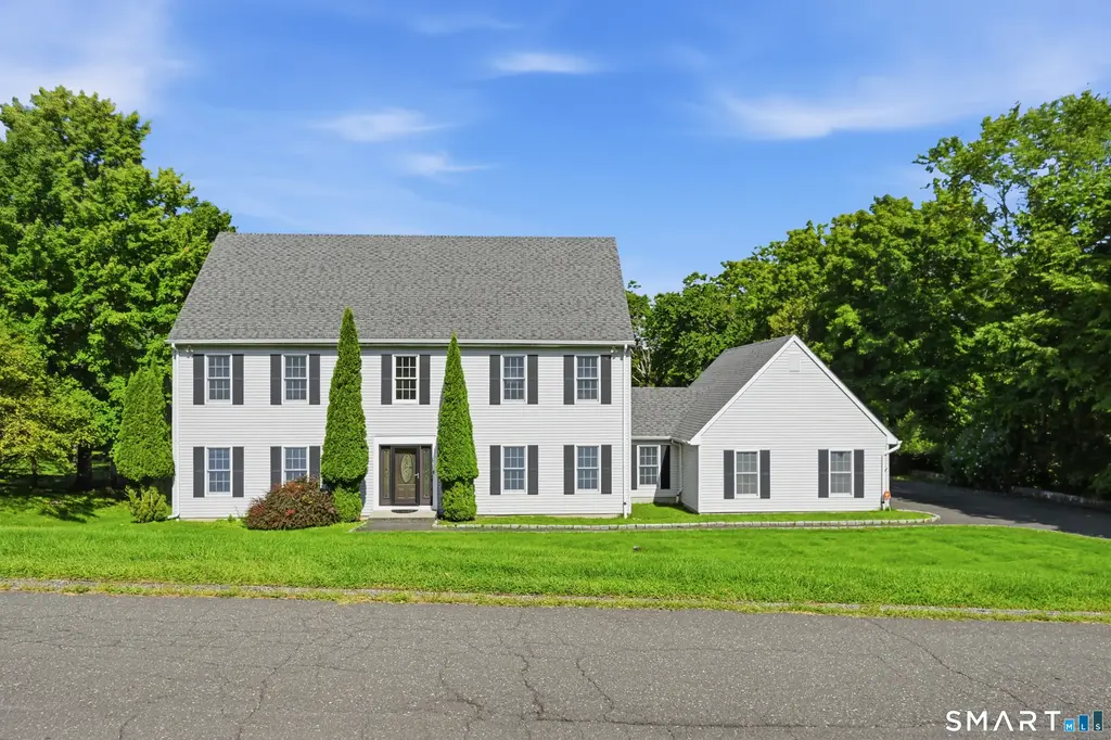 8 Douglas Drive, Danbury