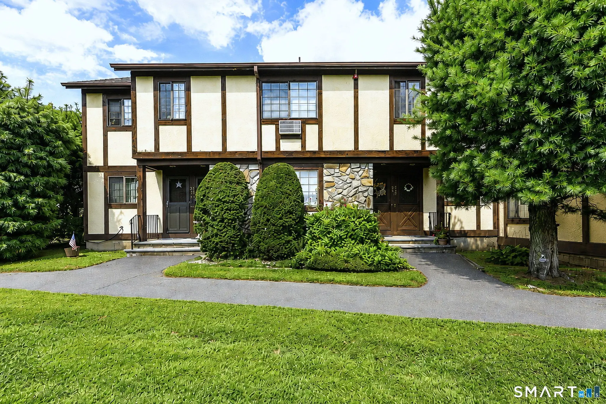 330 Foxwood Lane 330, Milford