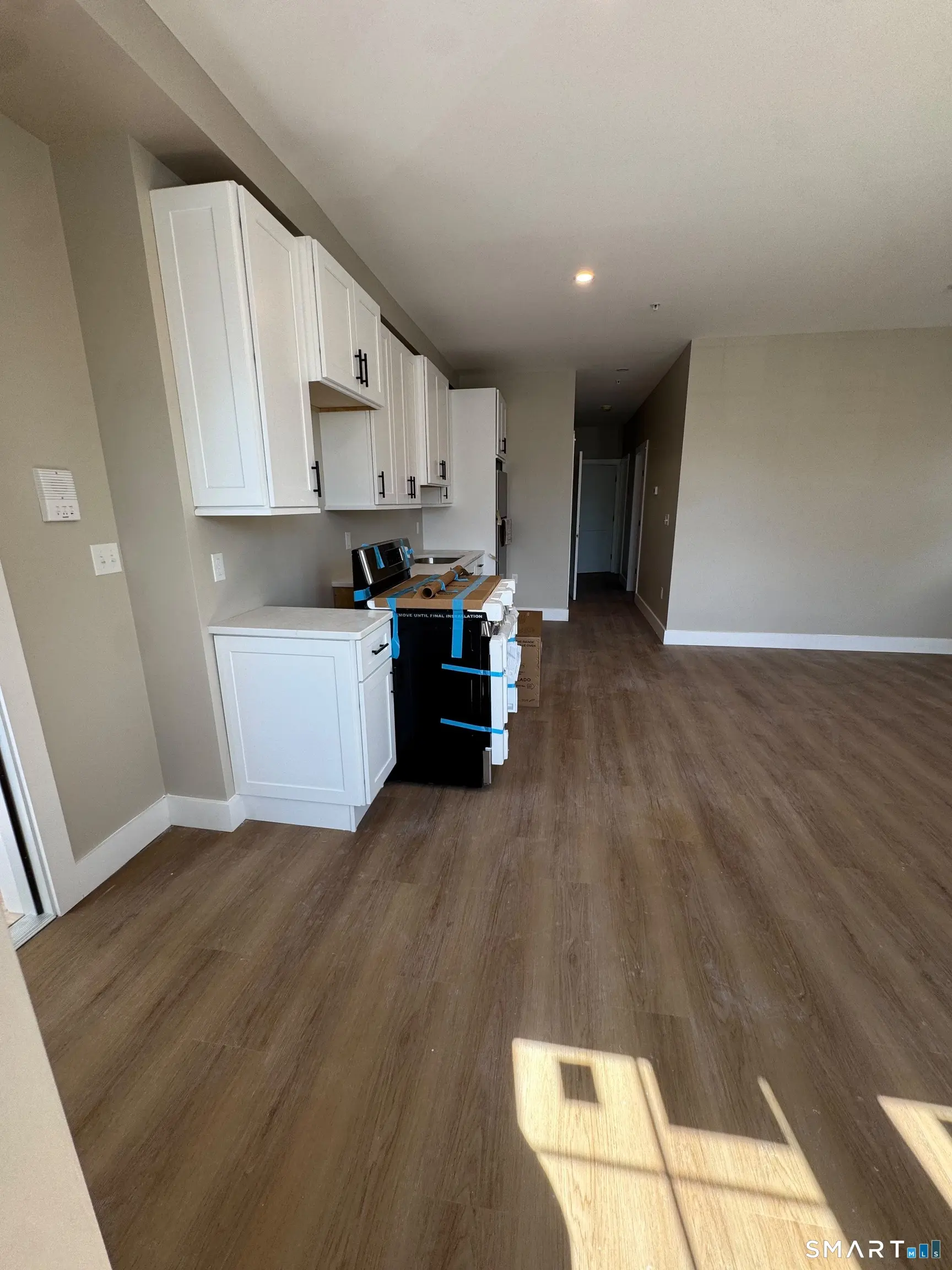 170 Denver Avenue 1st, Bridgeport