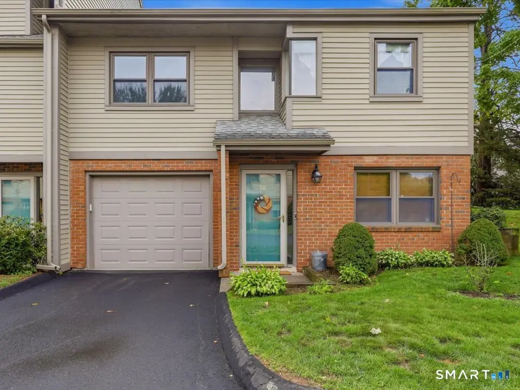 98 Metacomet Drive 98, Meriden