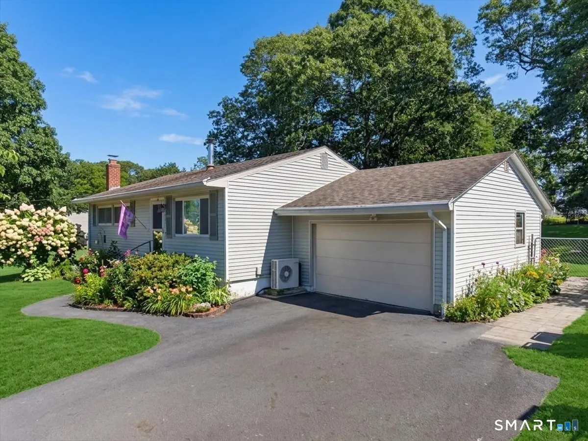 12 Bern Court, Groton
