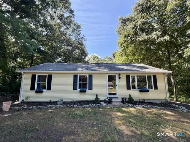 43 Valley Drive, Voluntown