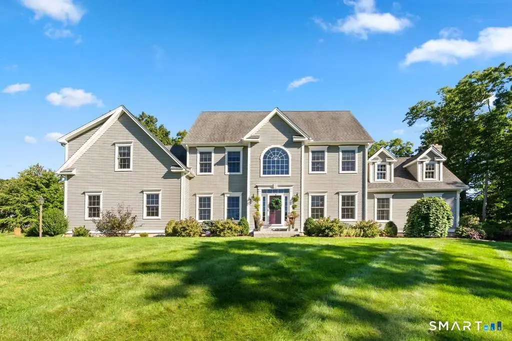 6 Mountainside, Tolland