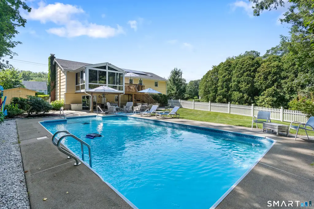1431 Long Hill Road, Guilford