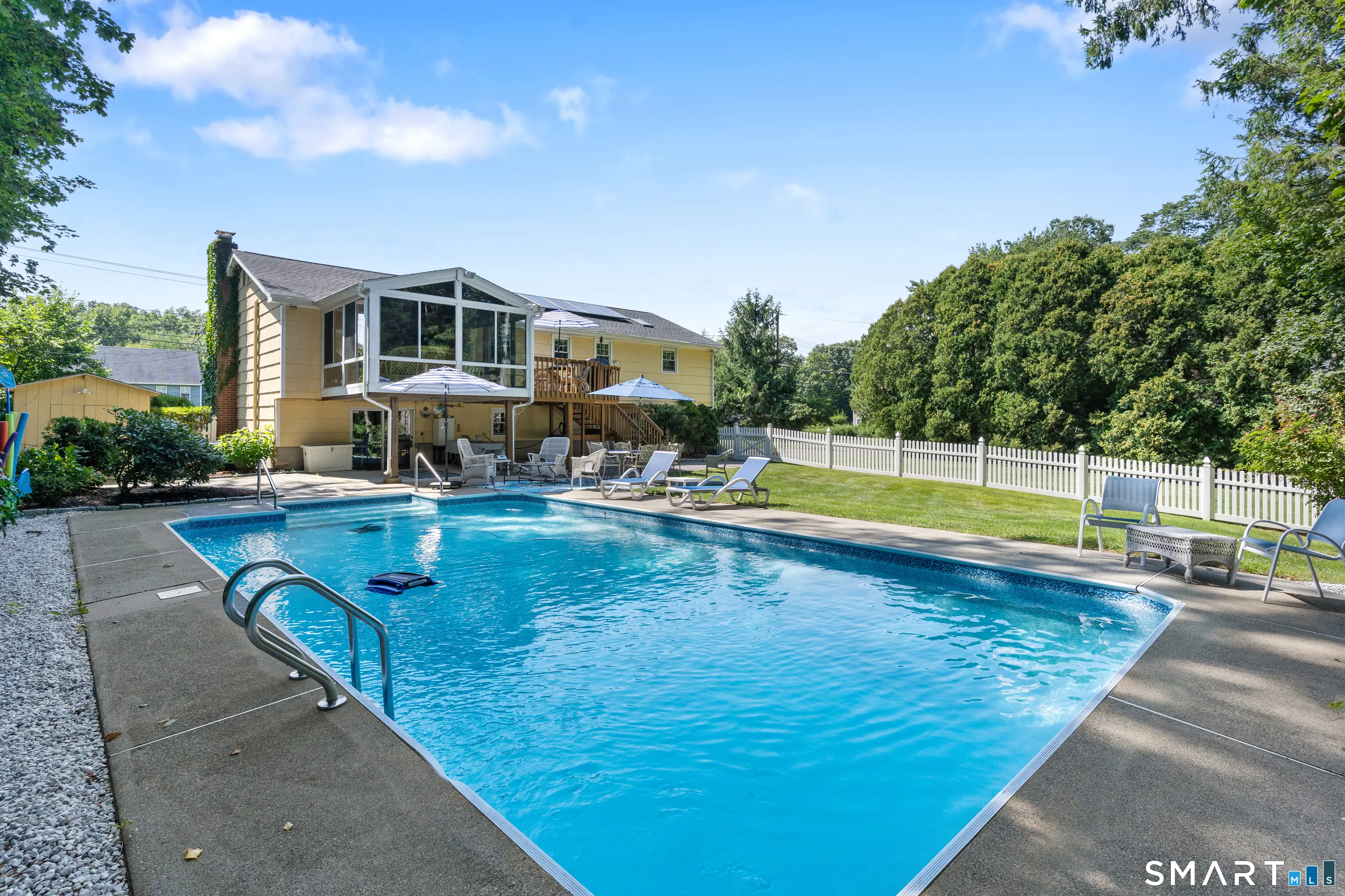 1431 Long Hill Road, Guilford