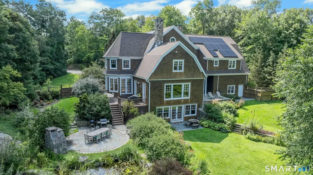 27 Walnut Lane, Weston