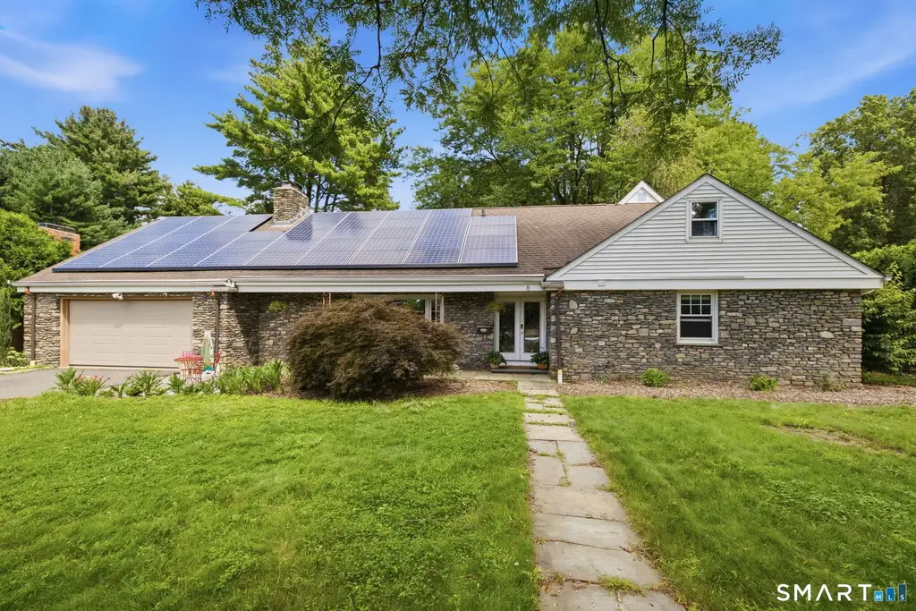 8 Fairwood Farms Drive, West Hartford