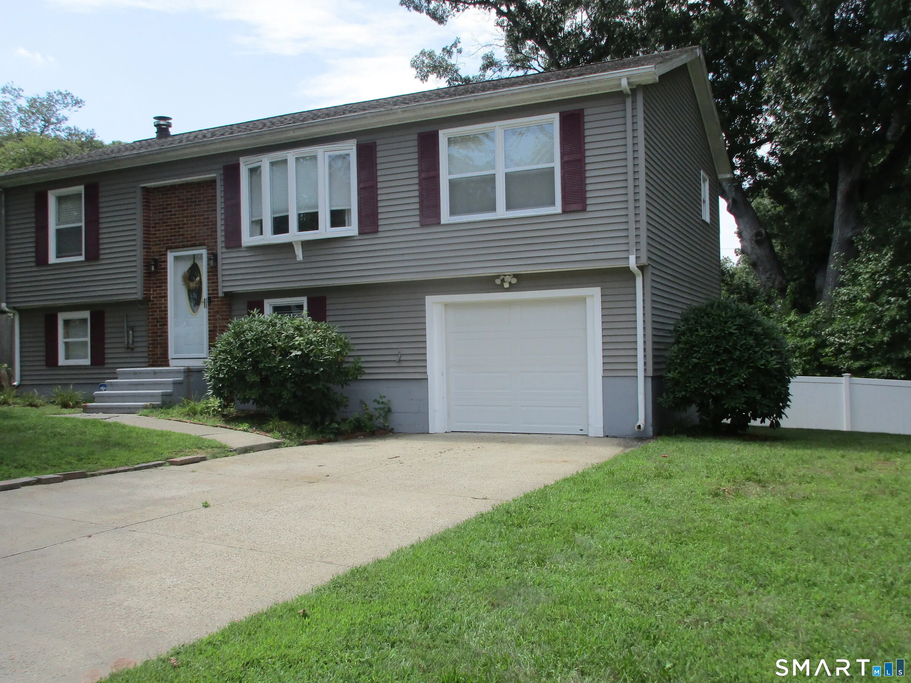 2 Timberland Drive, West Haven
