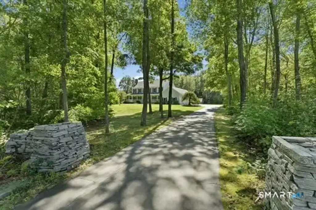 8 Red Brook Lane, Ledyard
