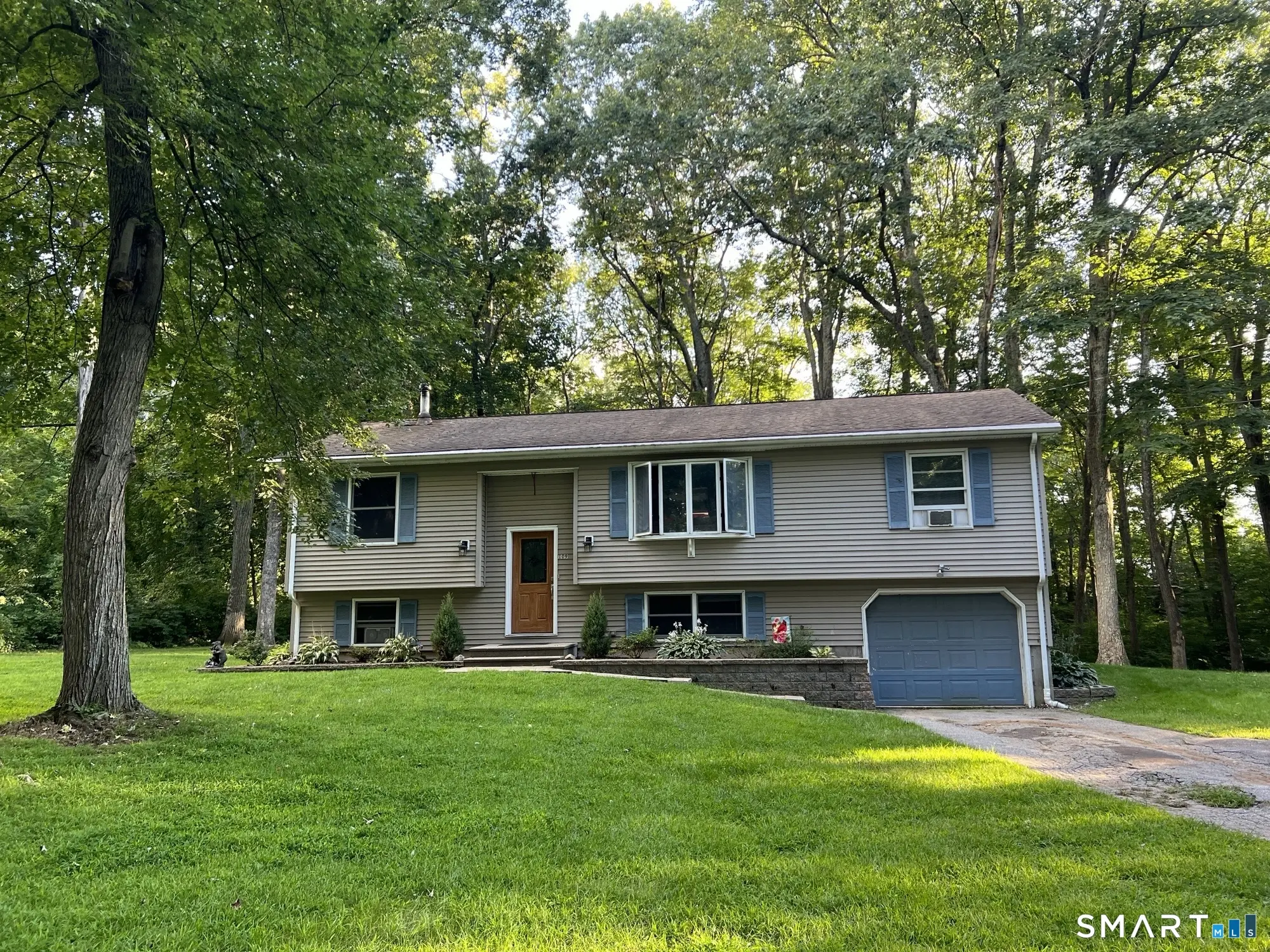109 Sycamore Trail, Coventry