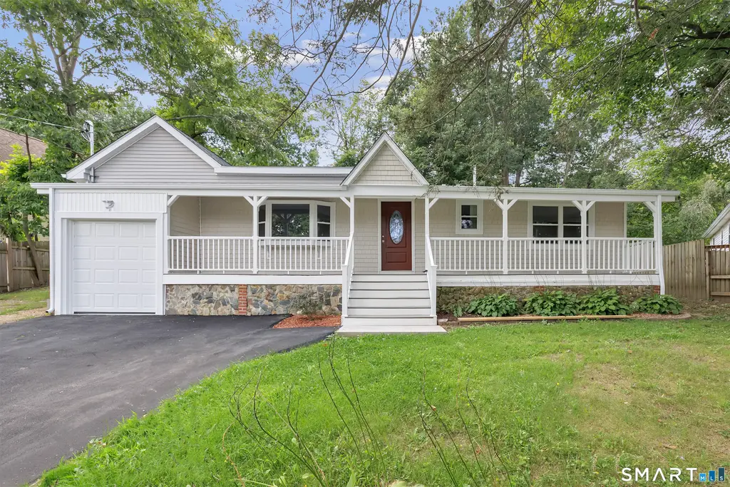 4 Fall Mountain Terrace, Plymouth