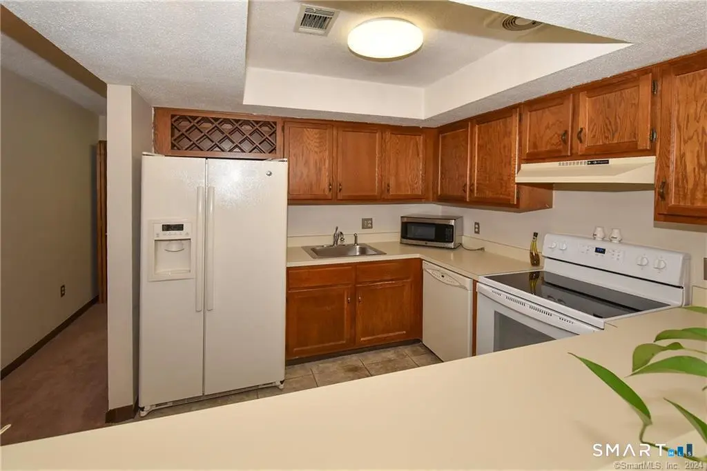 605 Spring Meadow Road 605, South Windsor