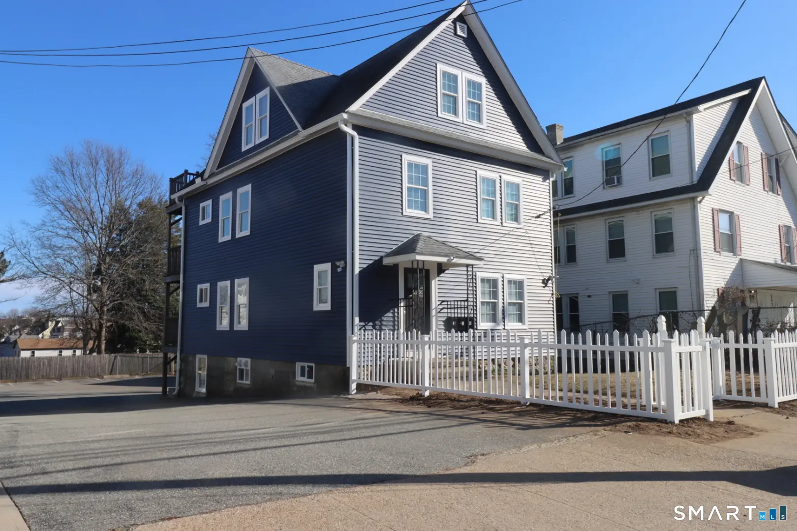 198 Montauk Avenue, New London