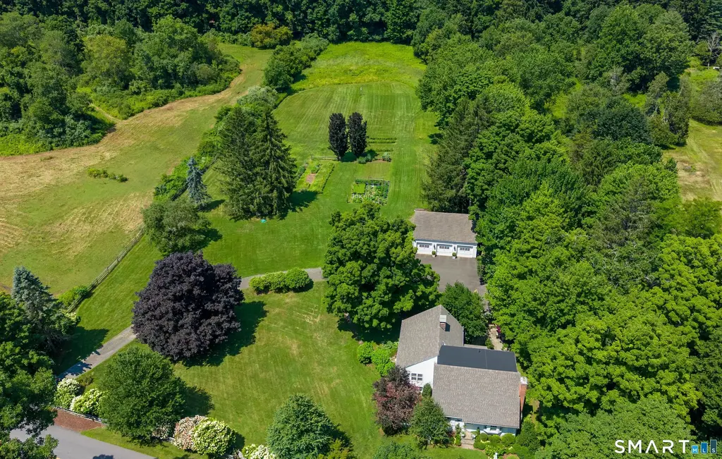 385 Middle Road Turnpike, Woodbury