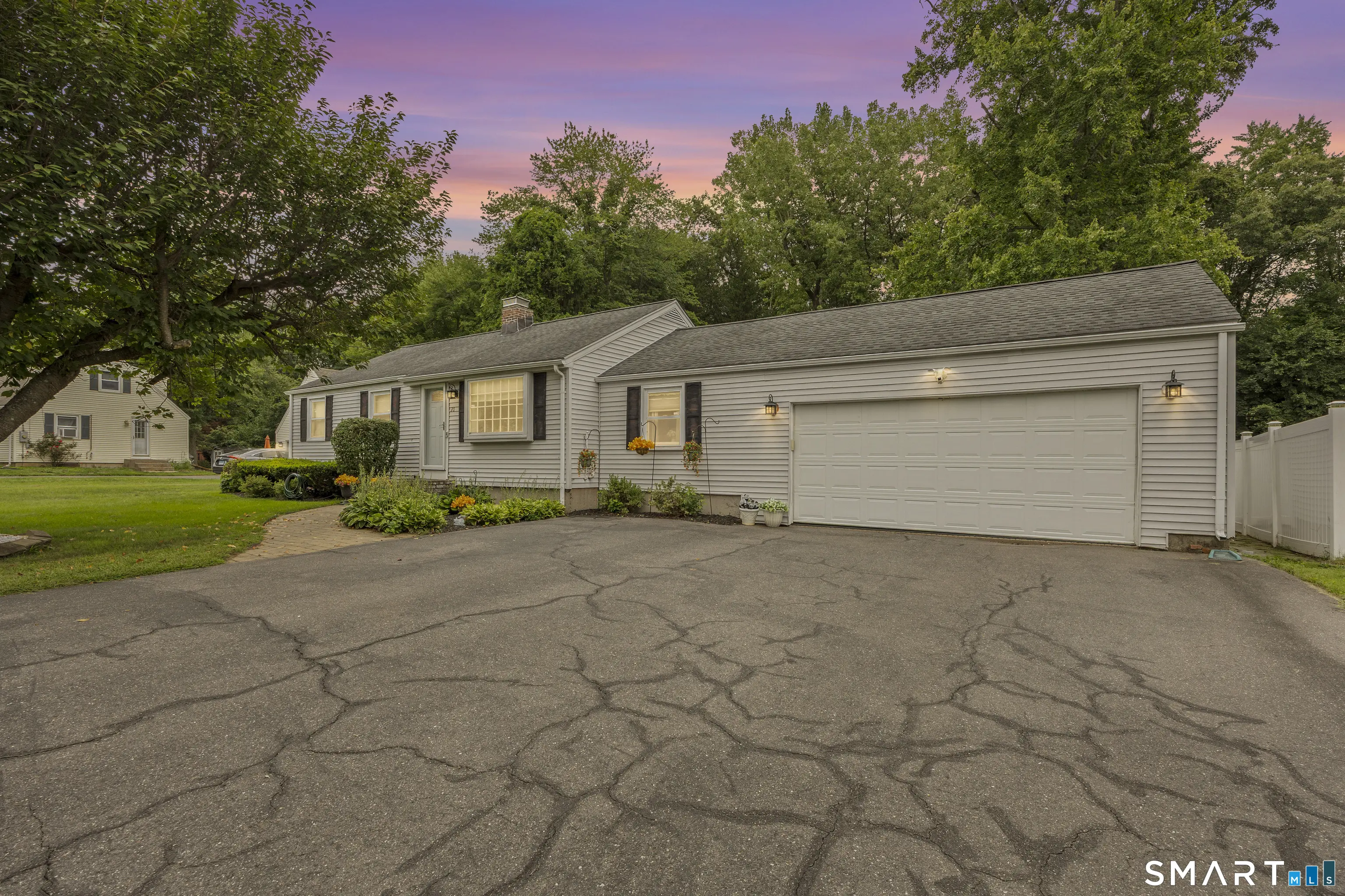 20 Wyndwood Road, Farmington