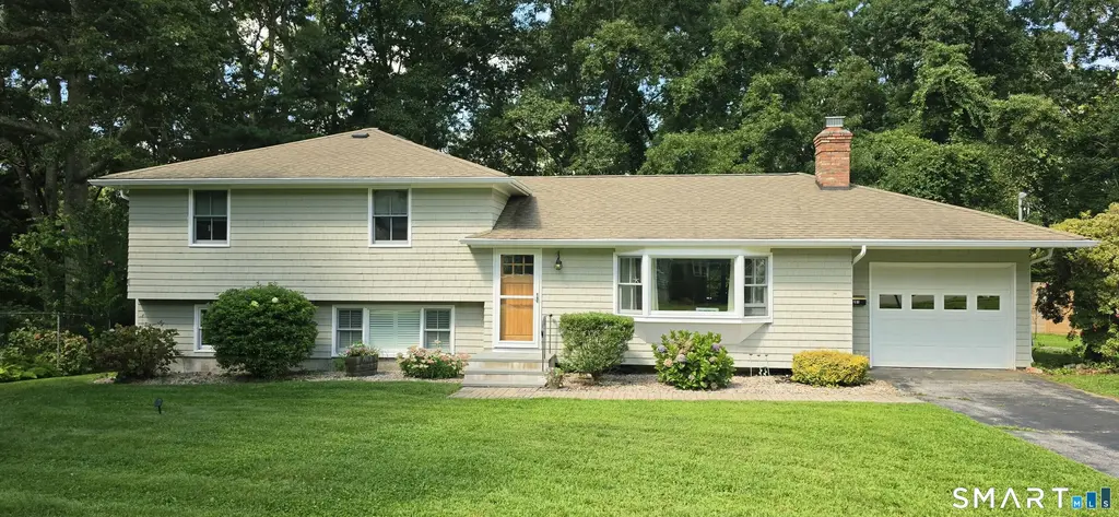 261 Ridgewood Drive, Groton