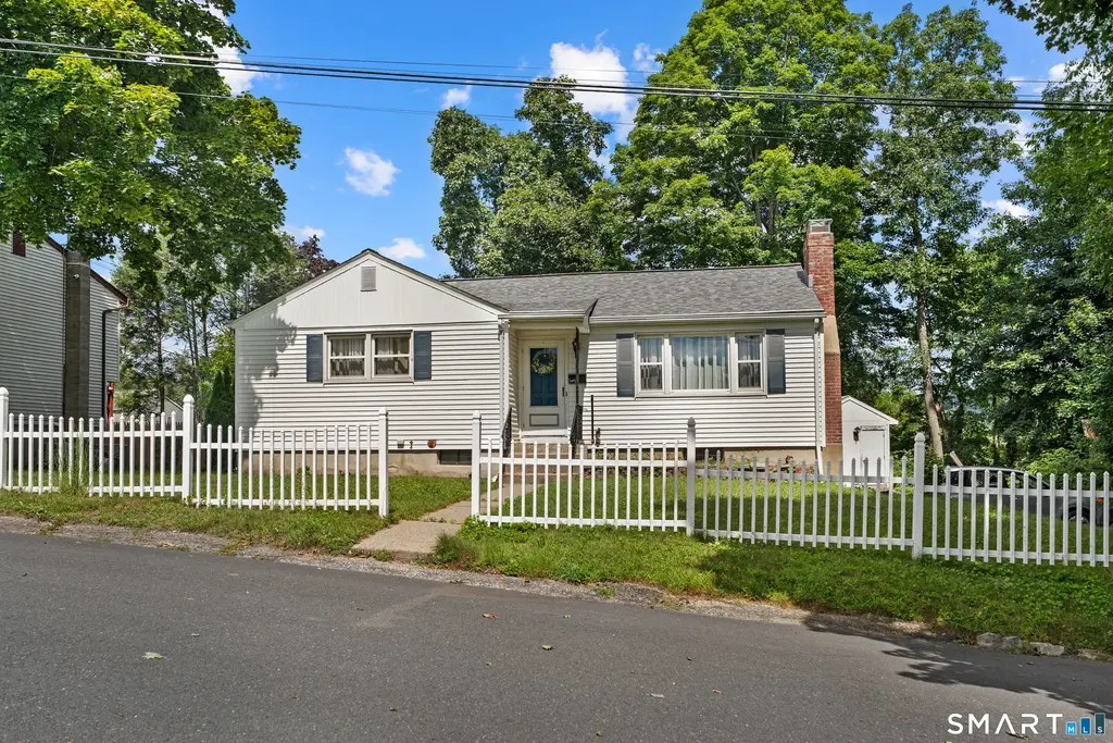 6 Smith Avenue, Waterbury