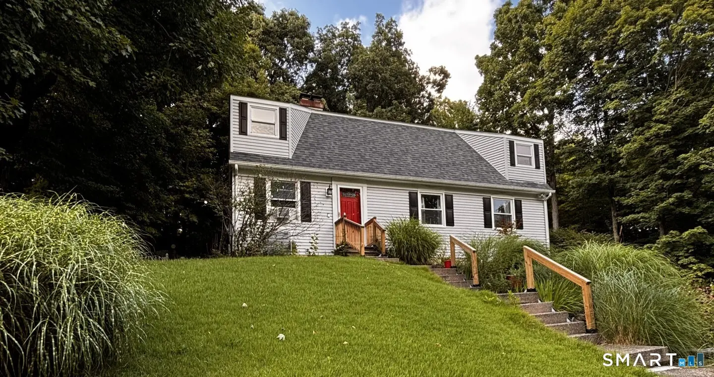138 Red Robin Road, Naugatuck