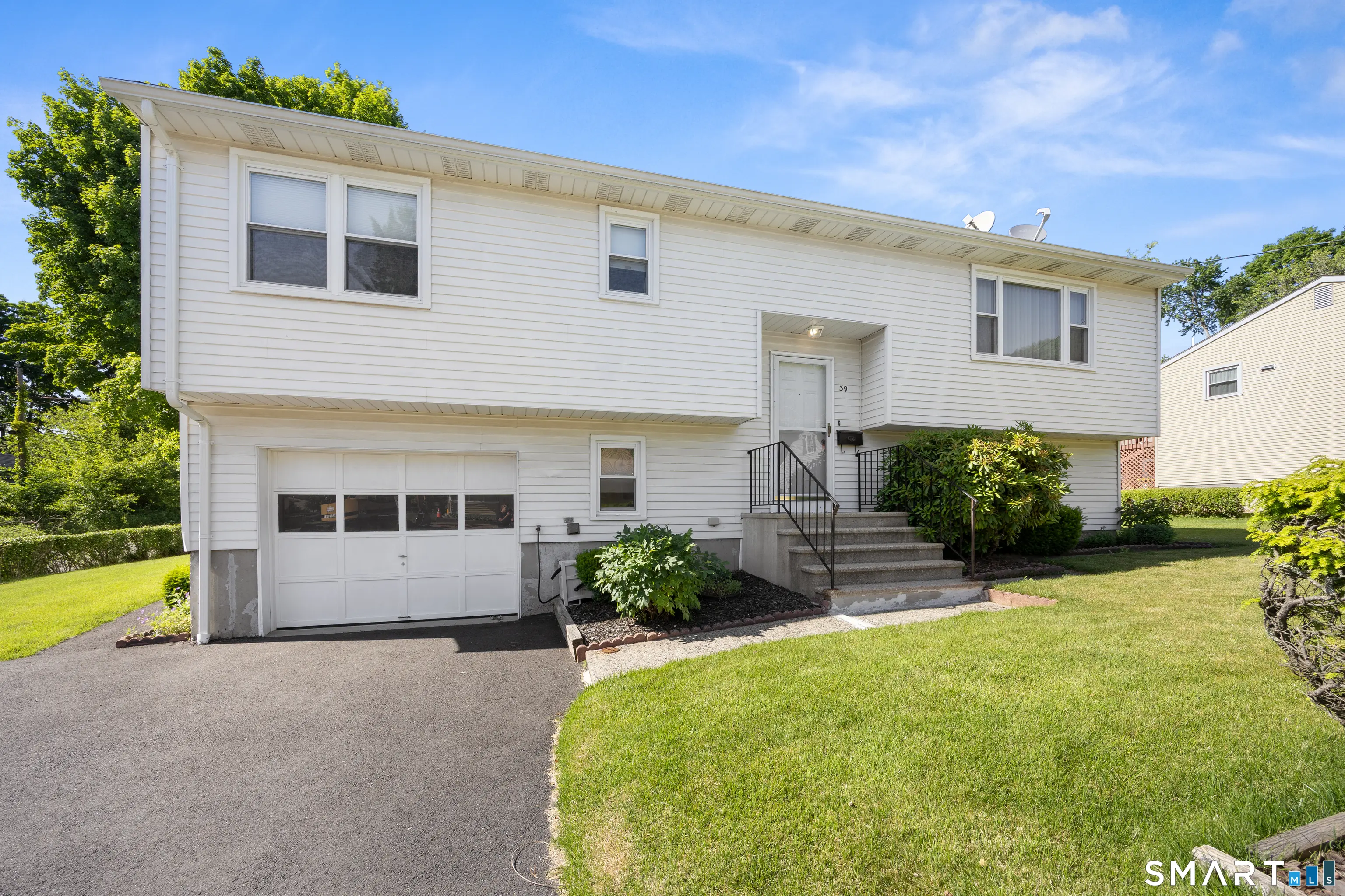 39 Munson Avenue, Waterbury