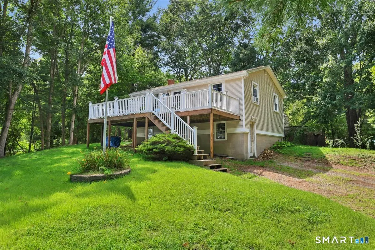 9 Stanley Avenue, East Haddam
