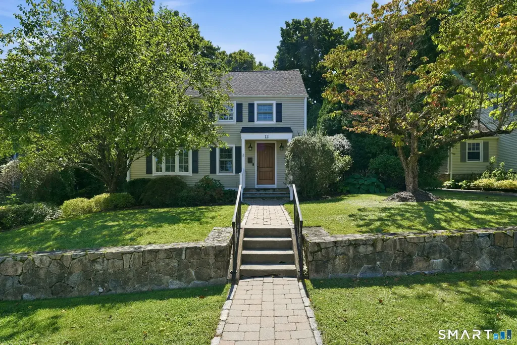 12 Edgewood Avenue, Trumbull