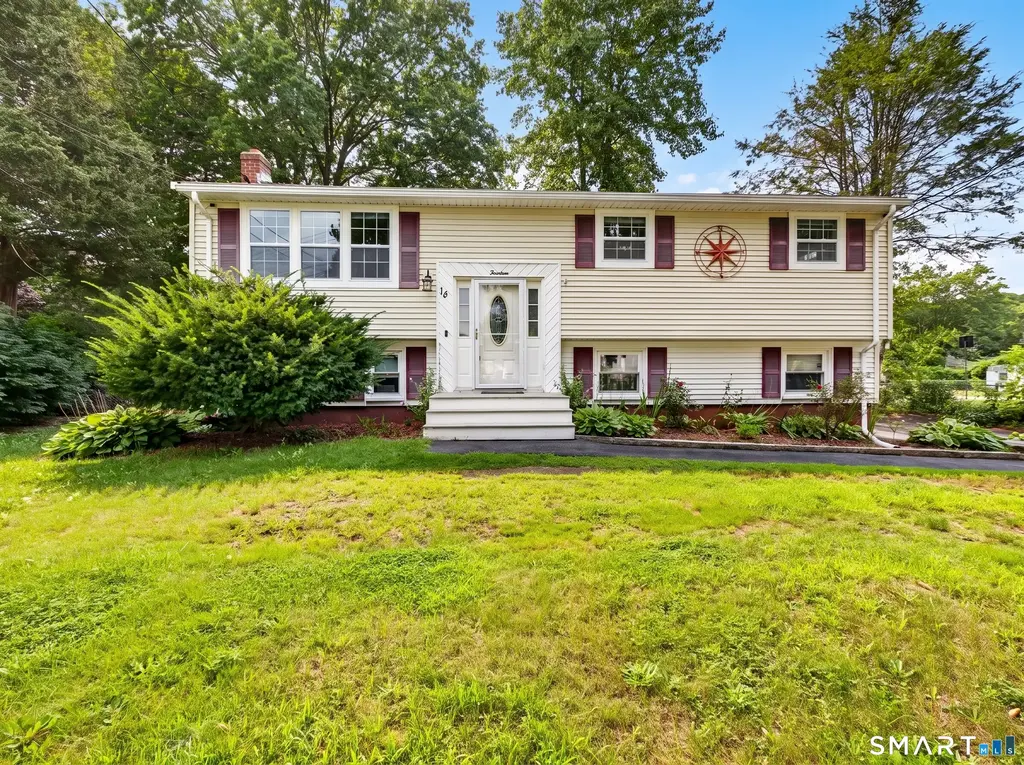 14 Brookside Lane, Groton