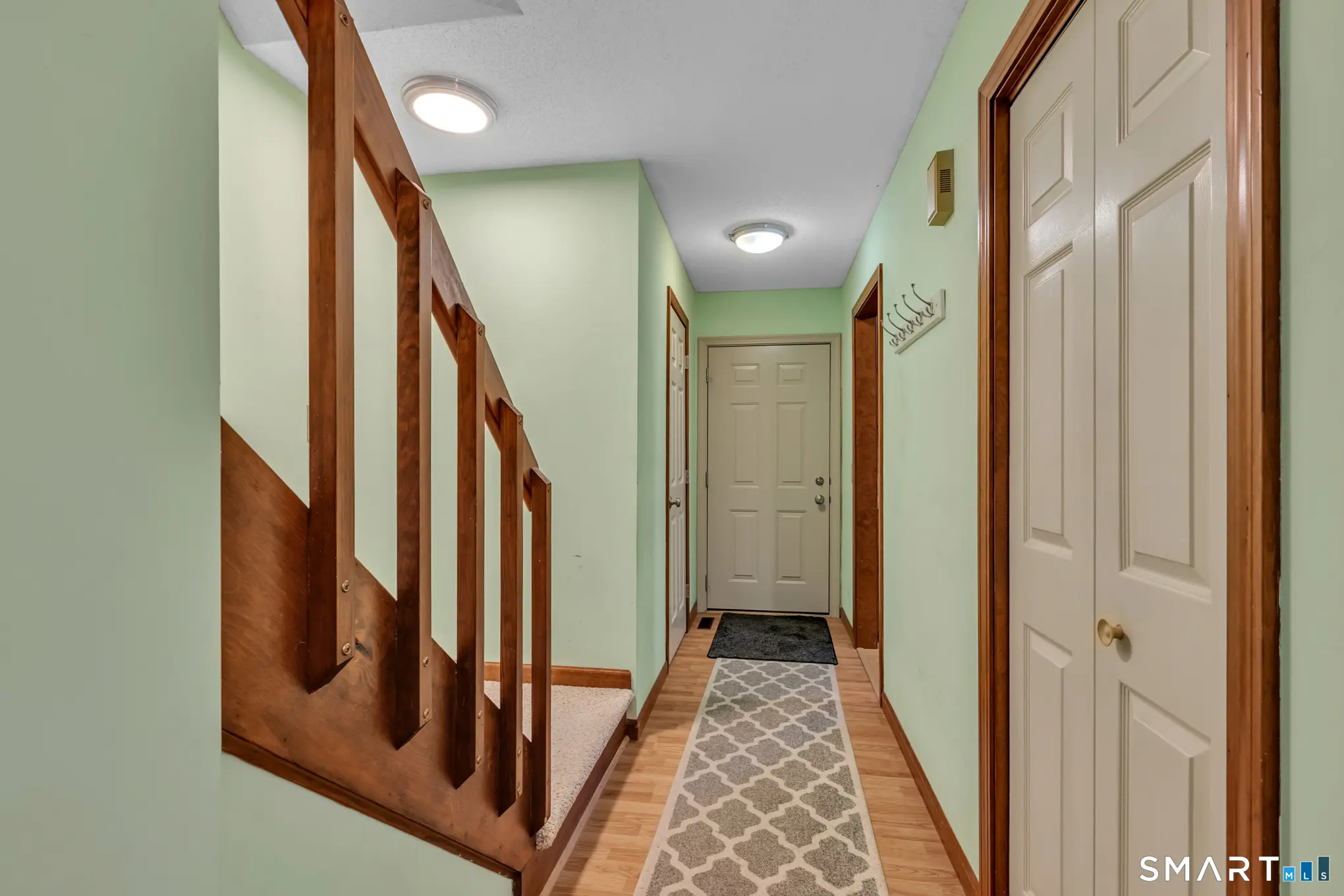84 Wynwood Drive 84, Enfield