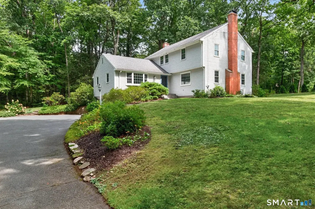 21 Musket Trail, Simsbury