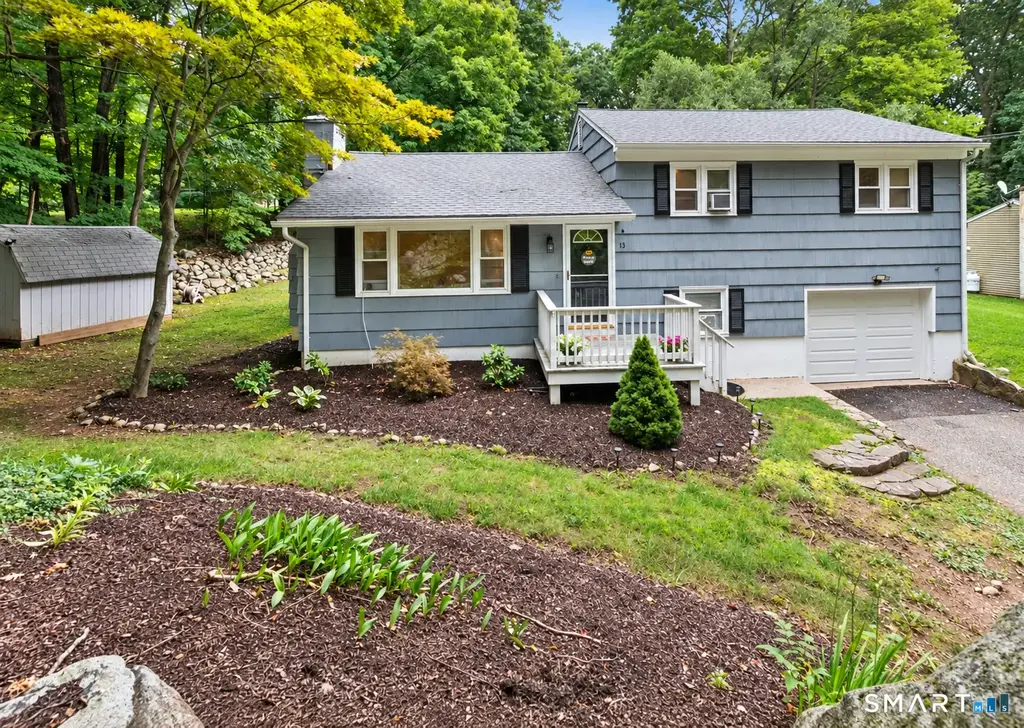13 Ball Pond Road, Danbury