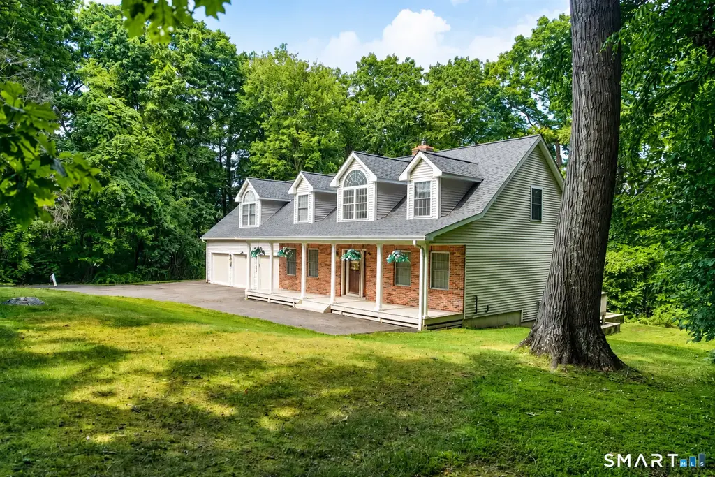 46 Washington Drive, Middlebury