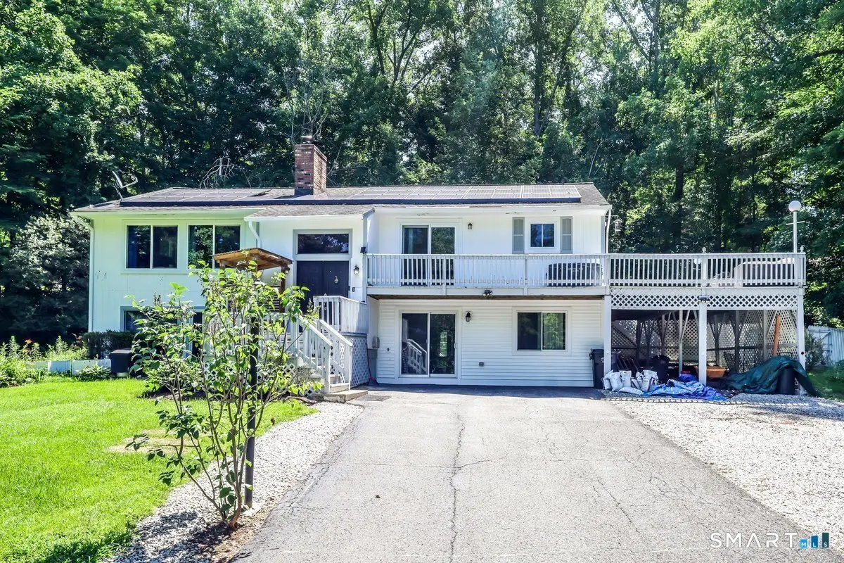 212 Chestnut Land Road, New Milford