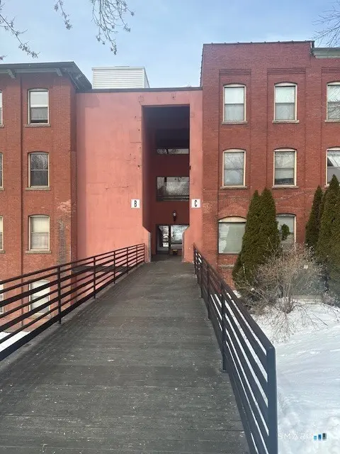 222 Williams Street East 326, Glastonbury