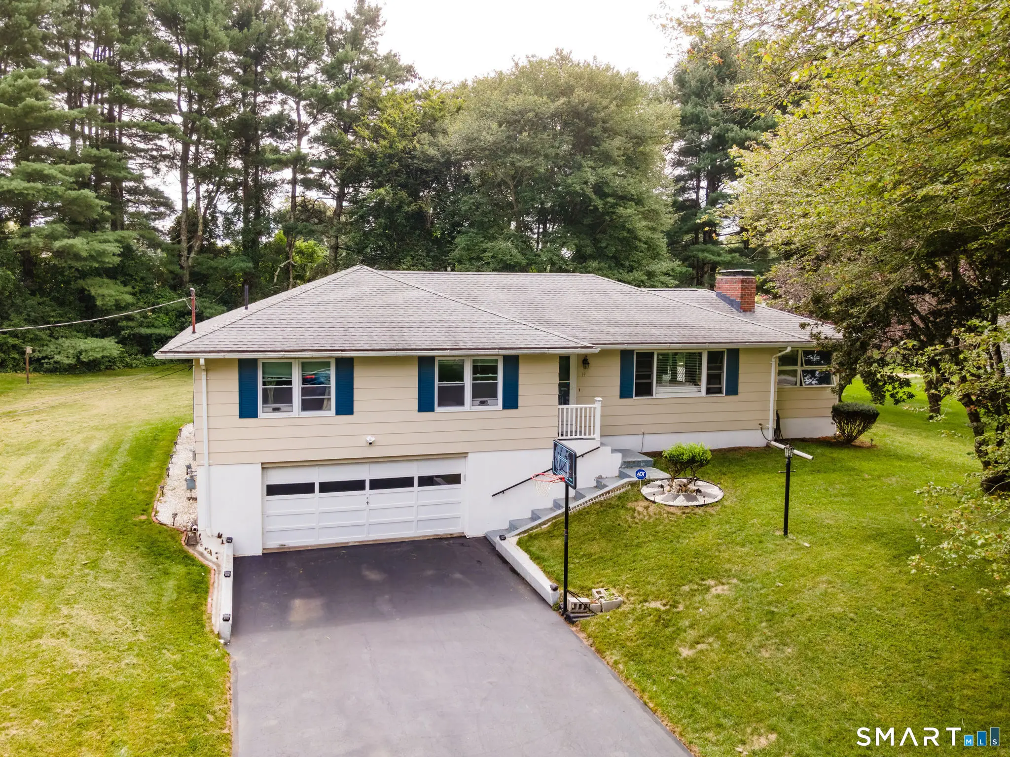 19 Westview Drive, Brooklyn