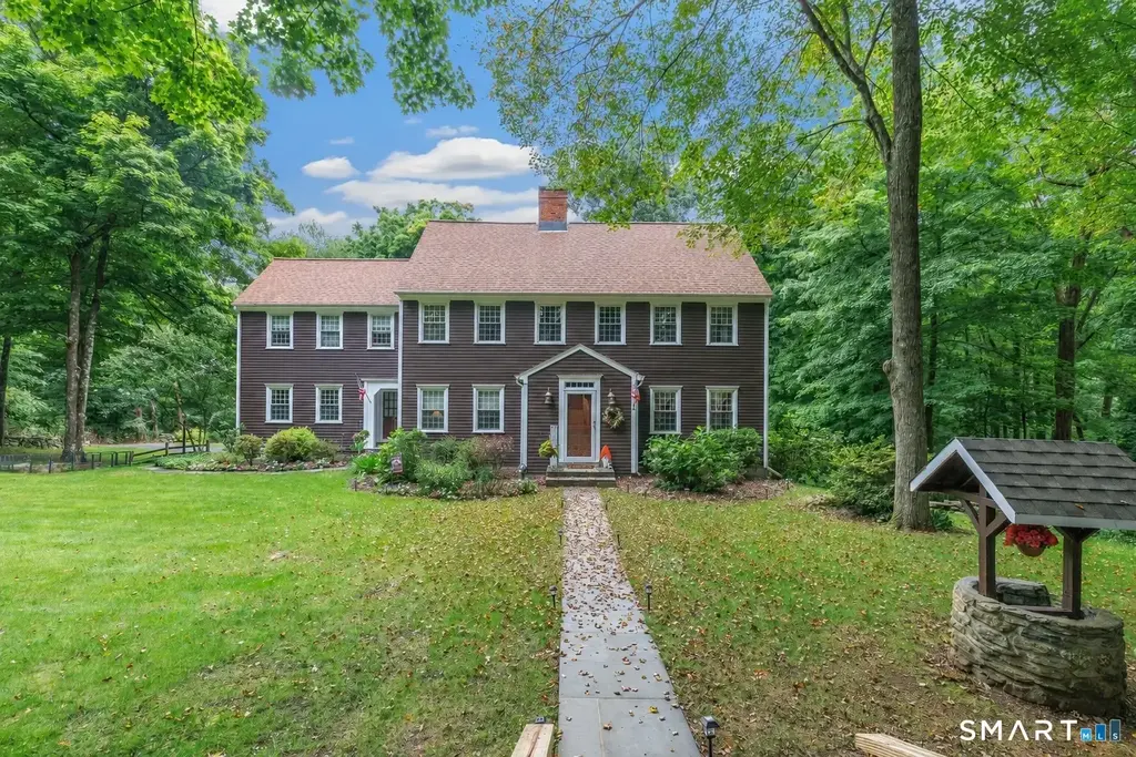 132 Hammertown Road, Monroe