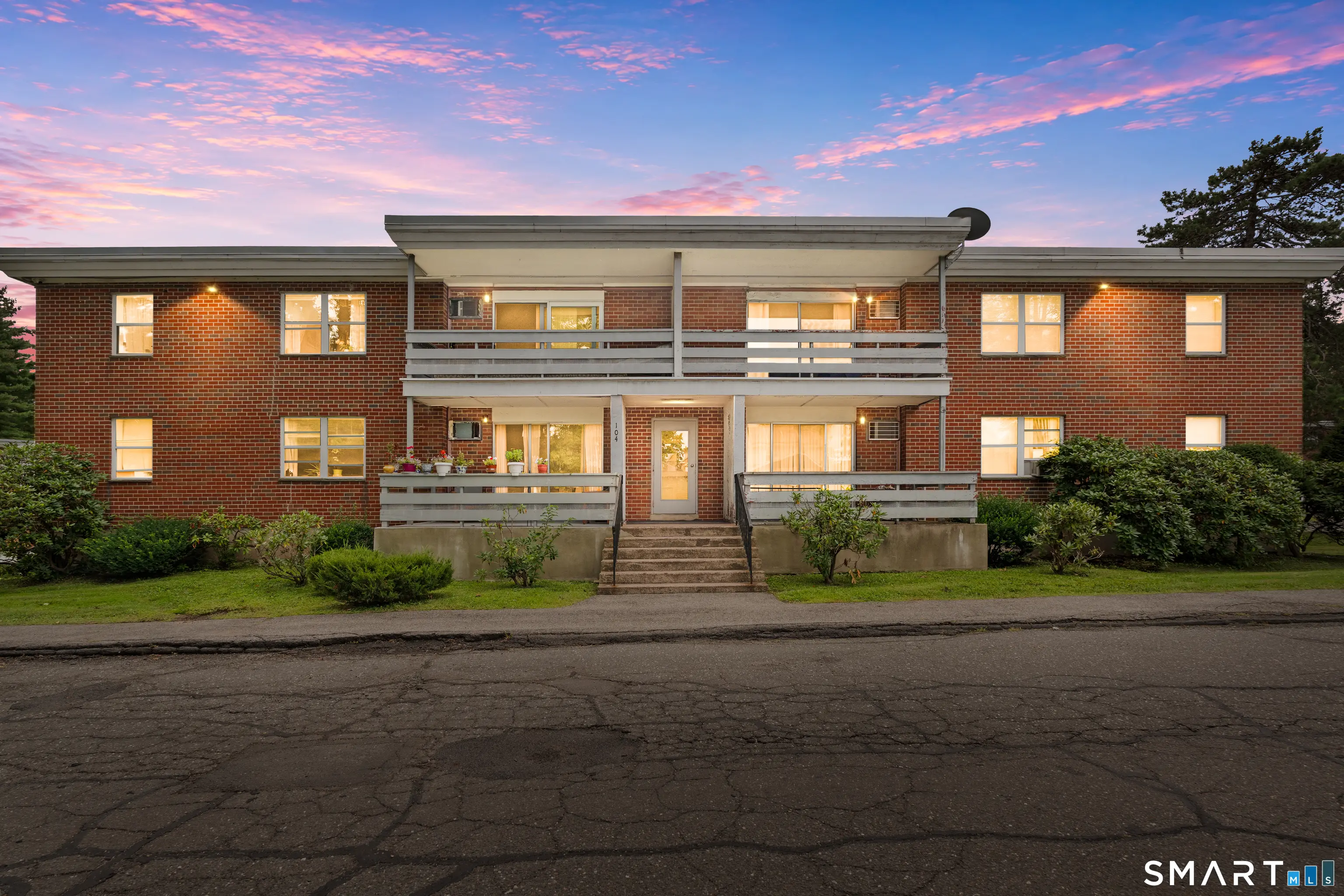 104 Oakwood Avenue B7, West Hartford