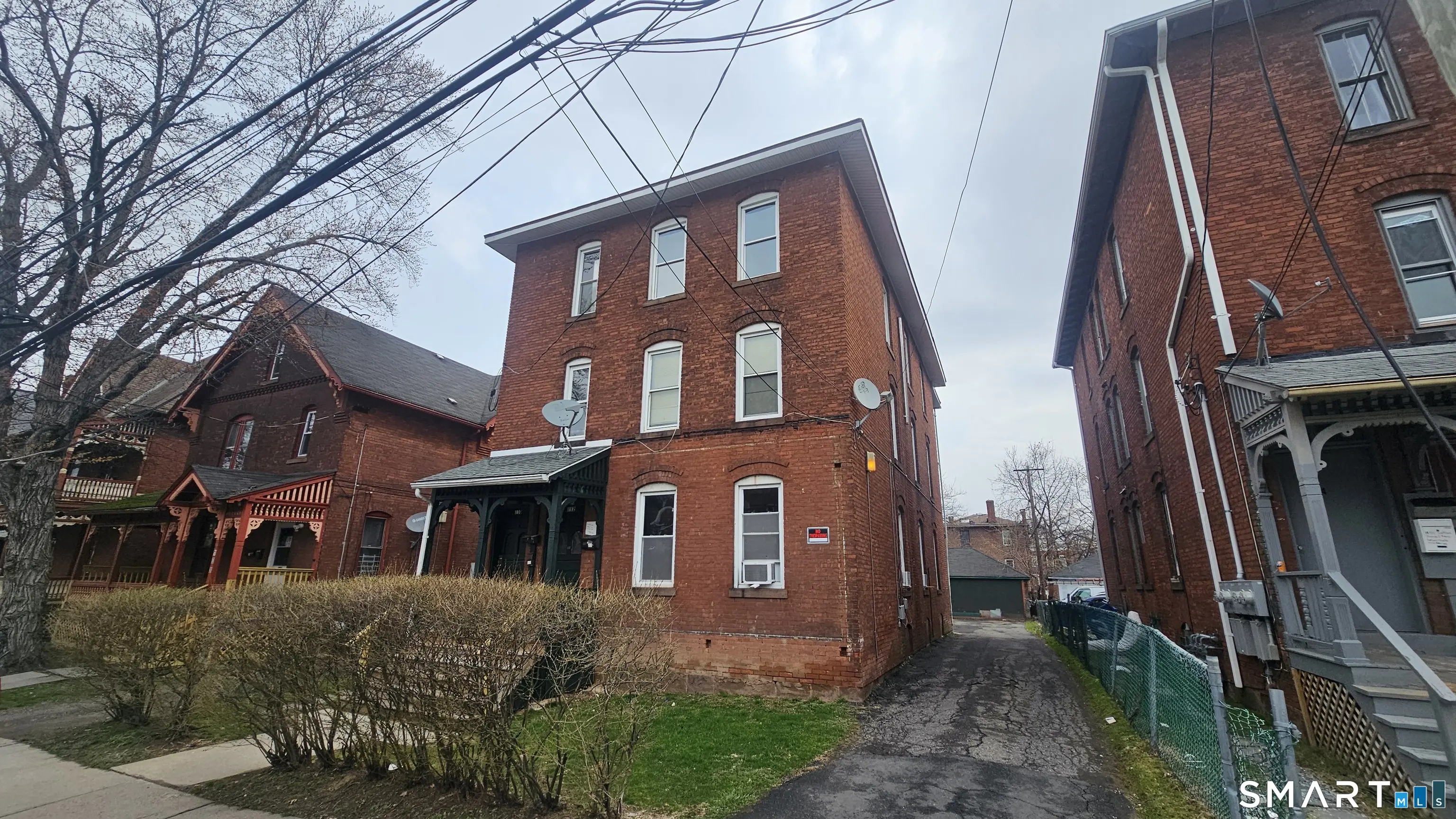 110 Babcock Street 3rd Flr, Hartford