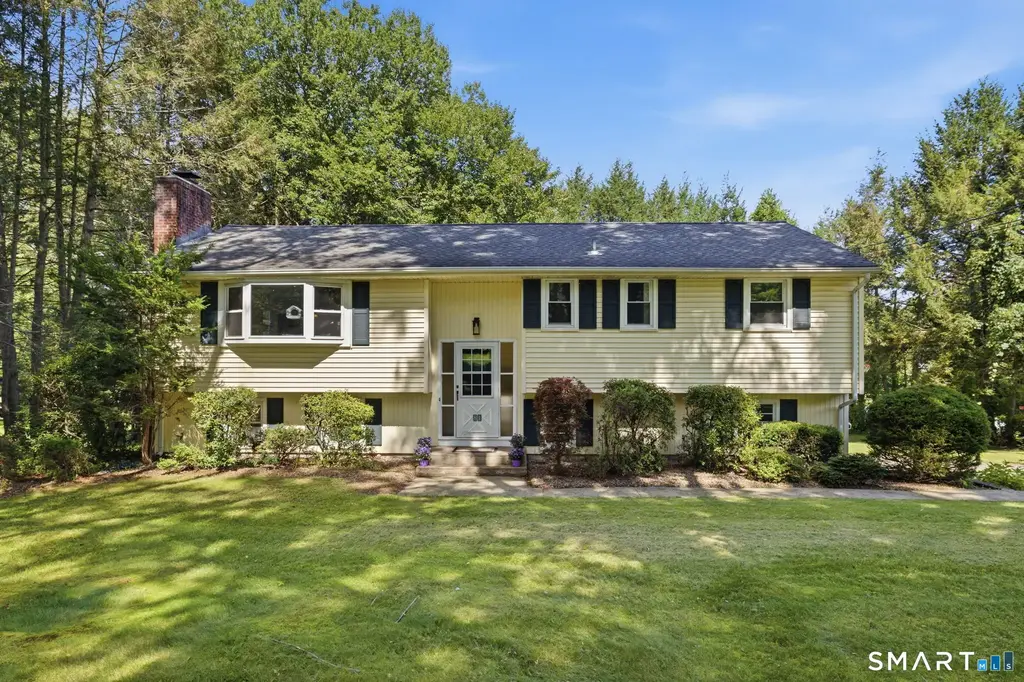 81 Warren Avenue, Vernon