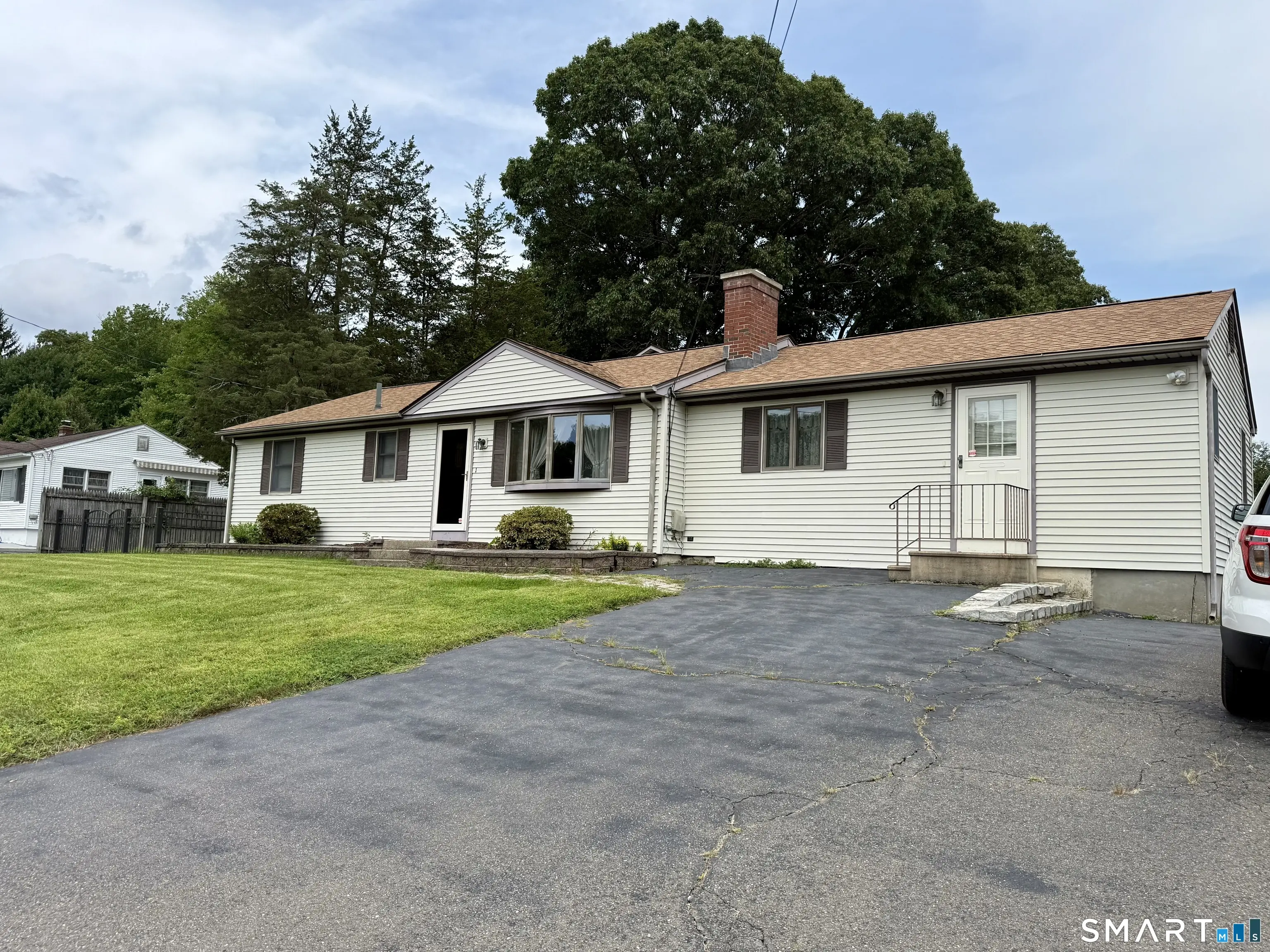 232 Lakeside Boulevard East, Waterbury