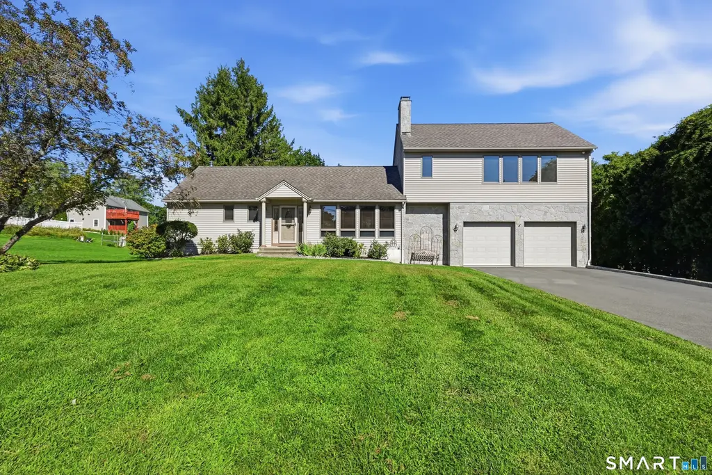 2 Sunnyside Avenue, Danbury
