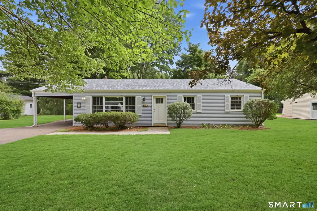 24 Curtis Road, Glastonbury