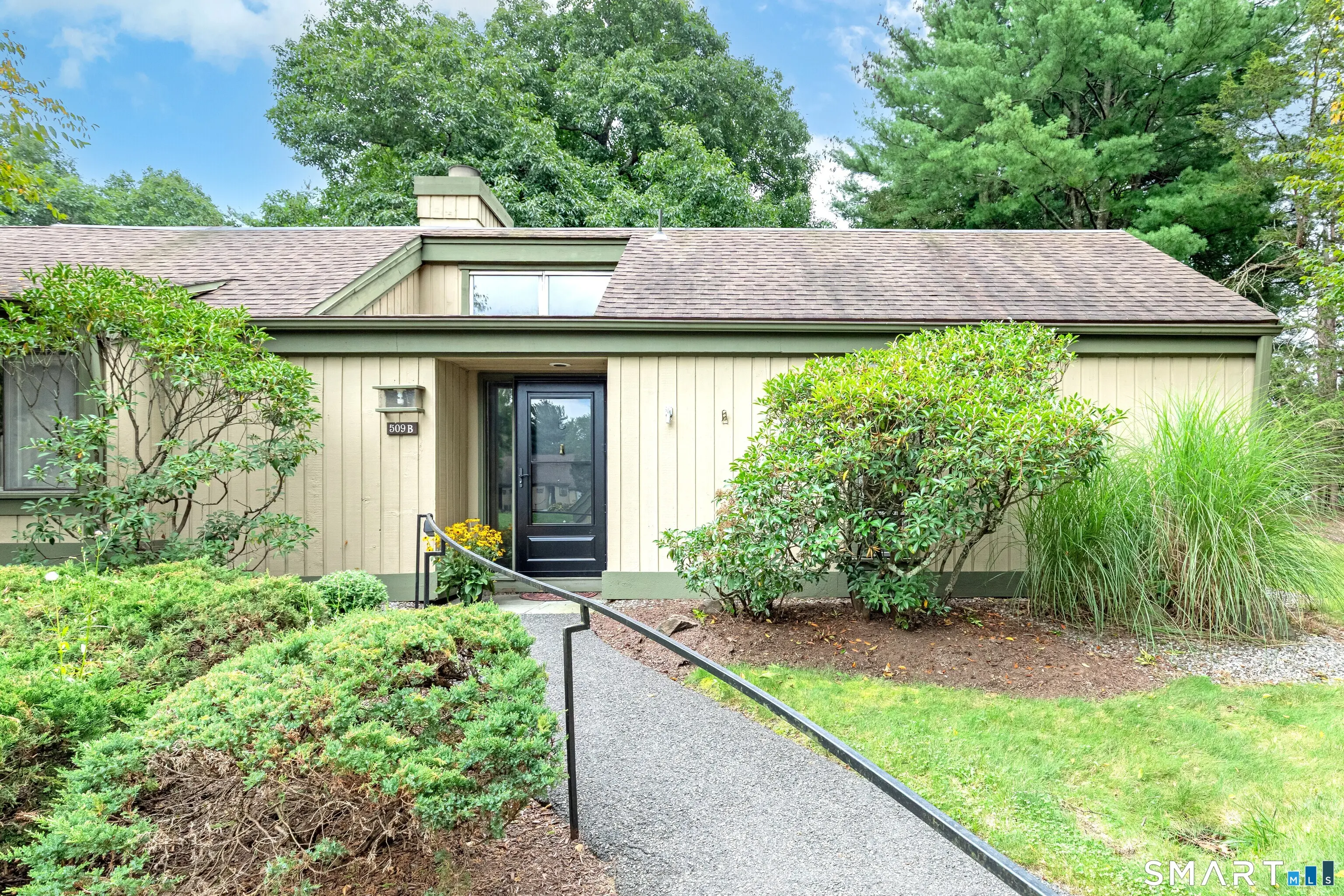 509 Heritage Village B, Southbury