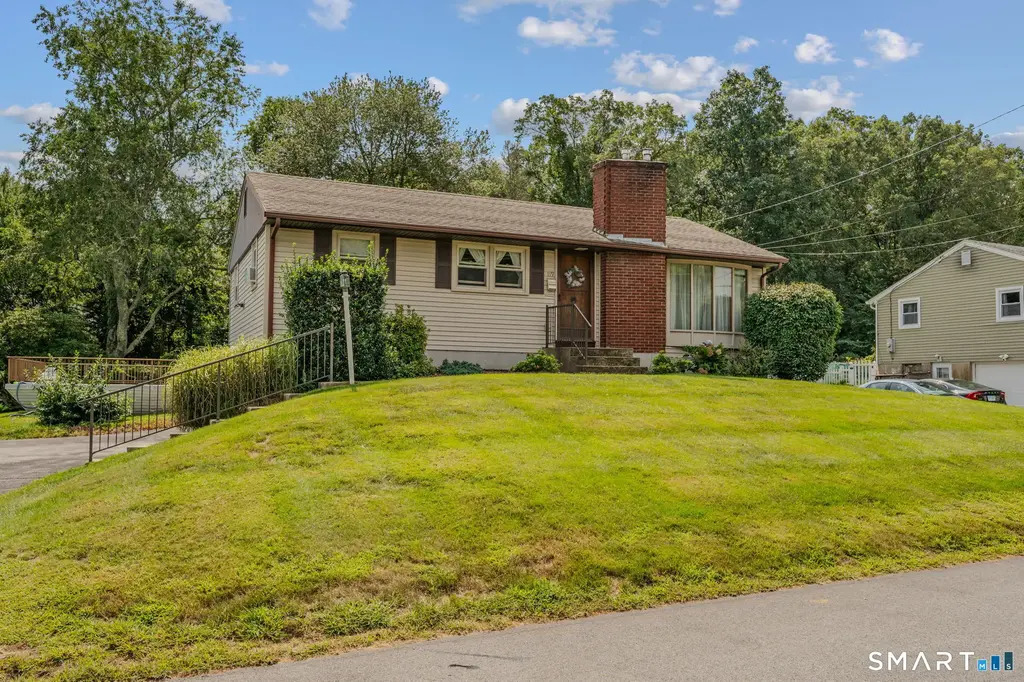 119 Park Ave Extension, Montville