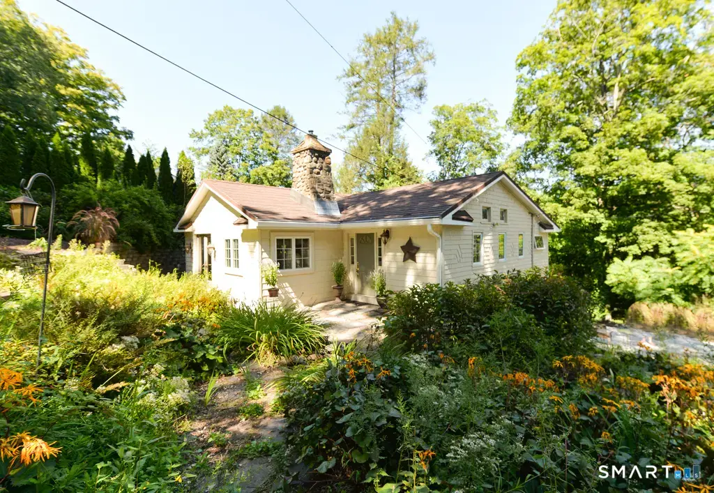 42 Berkshire Road, Southbury