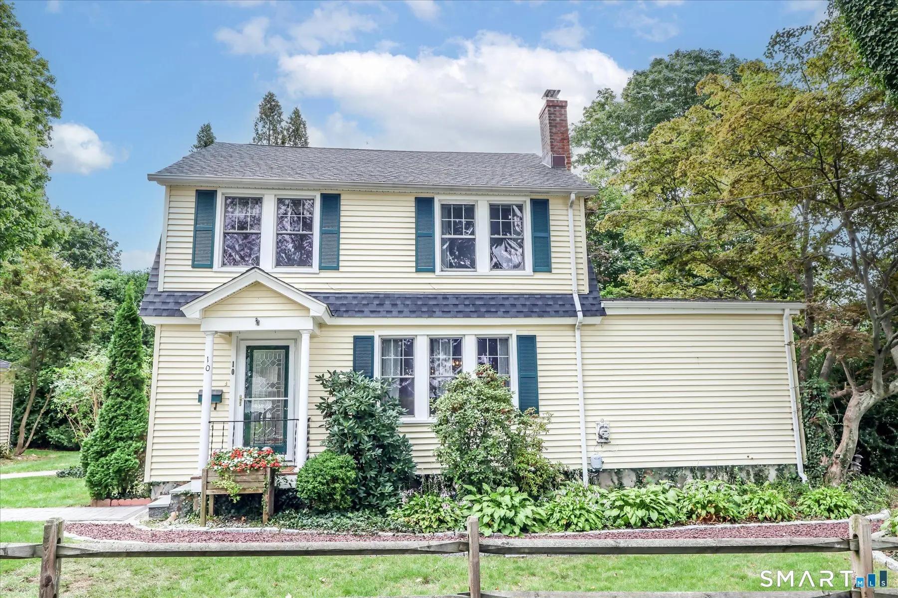 10 Crown Street, Trumbull