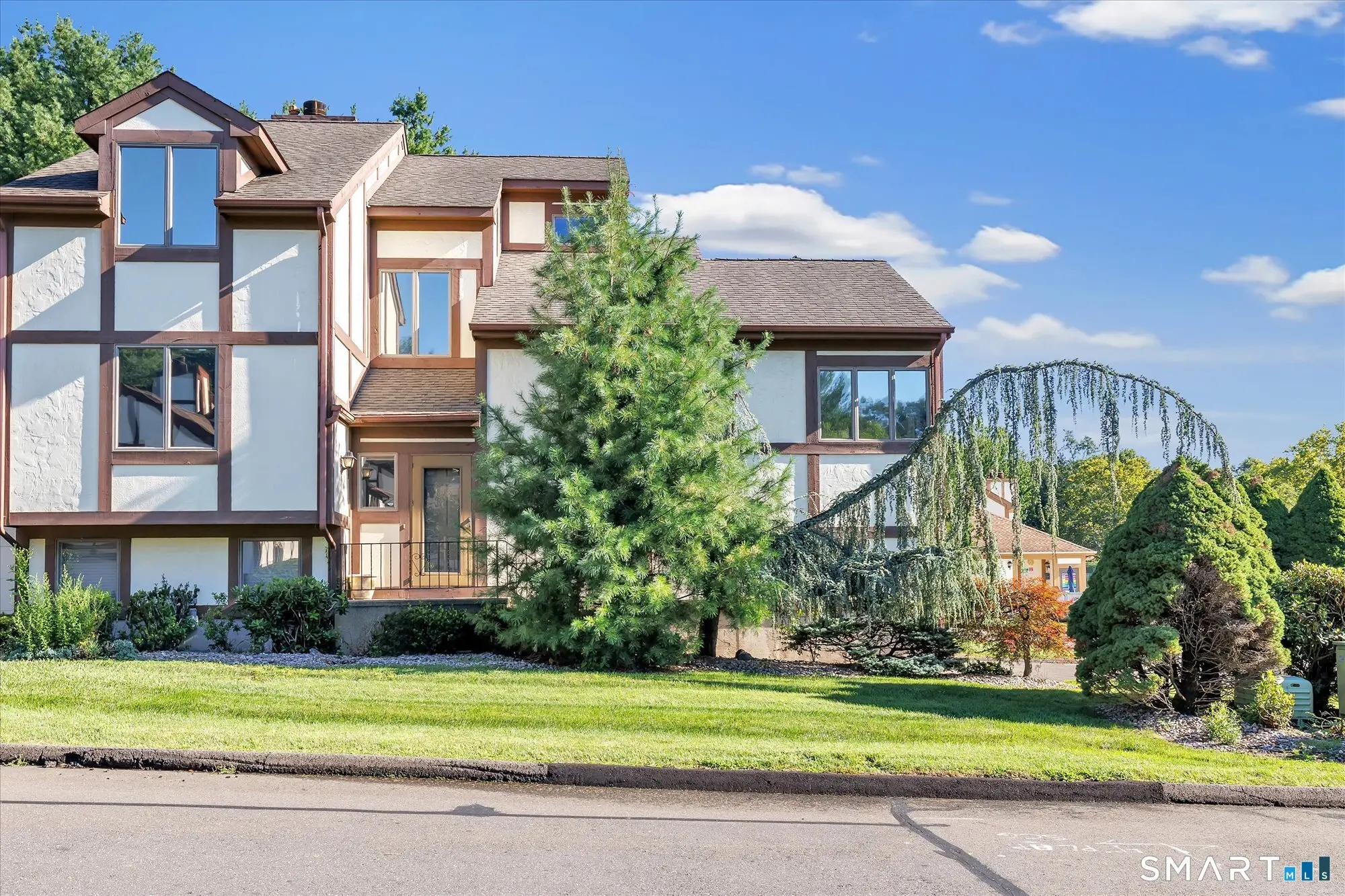 690 Forest Road 463, West Haven
