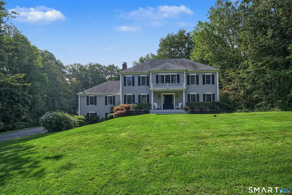 169 Willow Road, Guilford